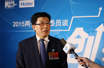 &ldquo;面對(duì)這種新型的、農(nóng)業(yè)轉(zhuǎn)型的項(xiàng)目，政府各級(jí)部門(mén)也都在研究怎么落實(shí)，還有很多細(xì)節(jié)上的問(wèn)題。&rdquo;