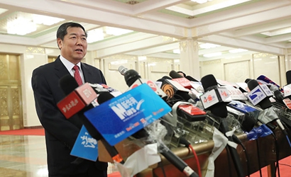 何立峰：2016年實現(xiàn)了穩(wěn)增長、穩(wěn)就業(yè)