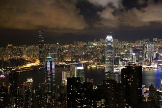 中央對香港行政長官是有標準的，是一貫的