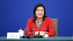 全國(guó)政協(xié)委員、全國(guó)工商聯(lián)執(zhí)行委員會(huì)常委、藍(lán)思科技股份有限公司董事長(zhǎng) 周群飛