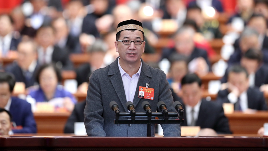 新疆維吾爾自治區(qū)呼圖壁縣政協(xié)副主席、伊斯蘭教協(xié)會會長，呼圖壁縣城鎮(zhèn)陜西寺阿訇 楊杰