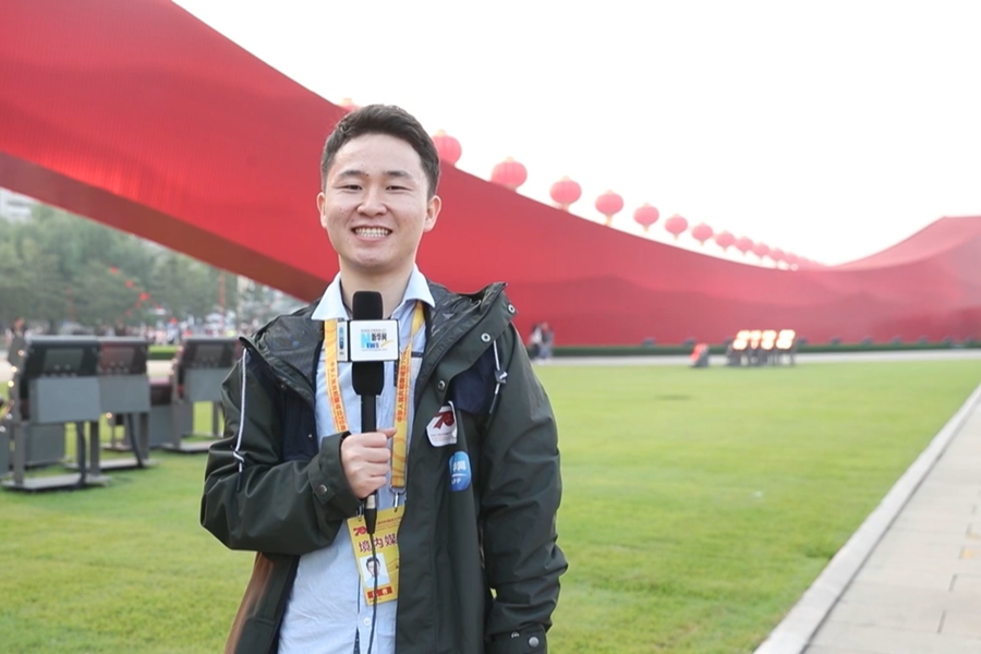 新華網在現場：近距離感受&ldquo;紅飄帶&rdquo;