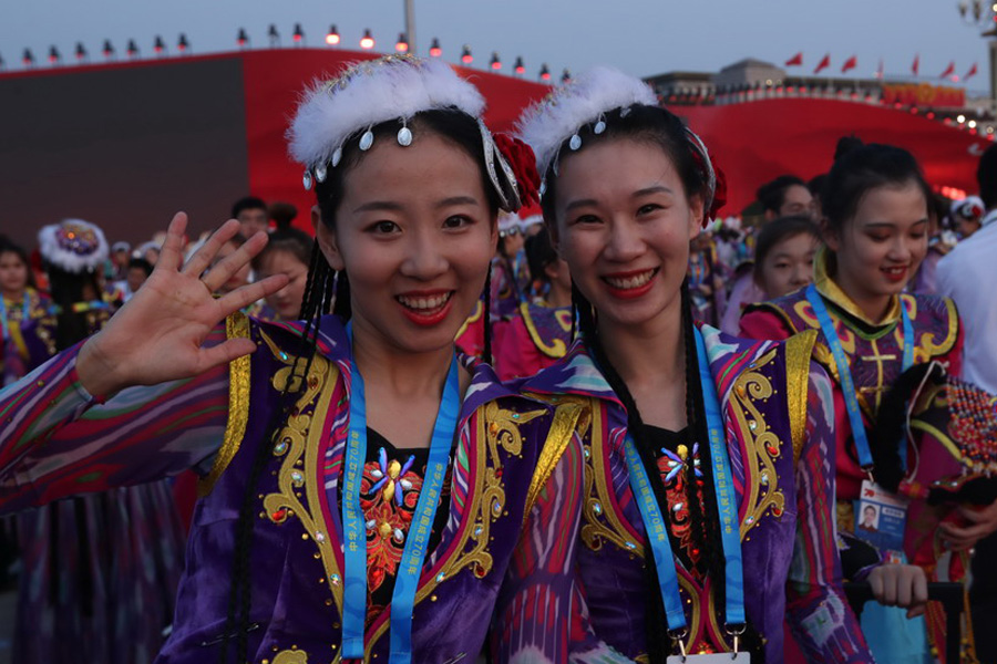 今晚，我們歡聚在天安門廣場