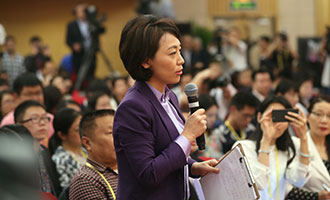 中央電視臺、中國國際電視臺記者提問