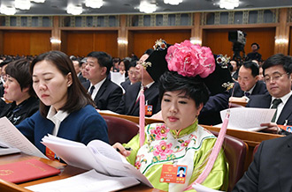 全國人大代表孫艷玲：做好非遺事業(yè)，讓古老技藝活起來