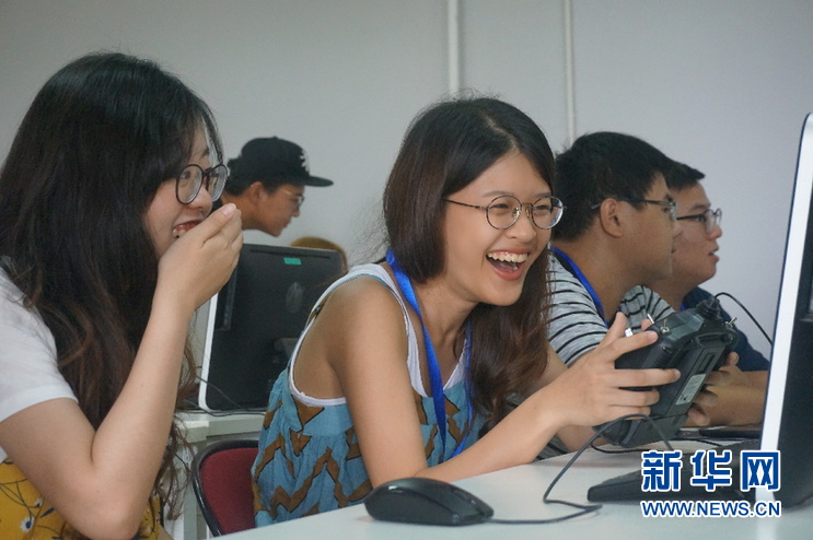 &ldquo;臺灣青年大陸互聯(lián)網(wǎng)＋夢想之旅&rdquo;走進新華網(wǎng)無人機培訓學院