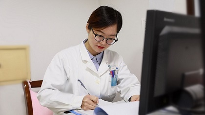 有才！這位女醫(yī)生自創(chuàng)說唱視頻，讓科普更&ldquo;接地氣&rdquo;