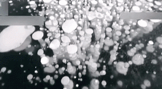 夢幻！日本北海道阿寒湖現(xiàn)&ldquo;冰泡&rdquo;&ldquo;霜花&rdquo;奇景