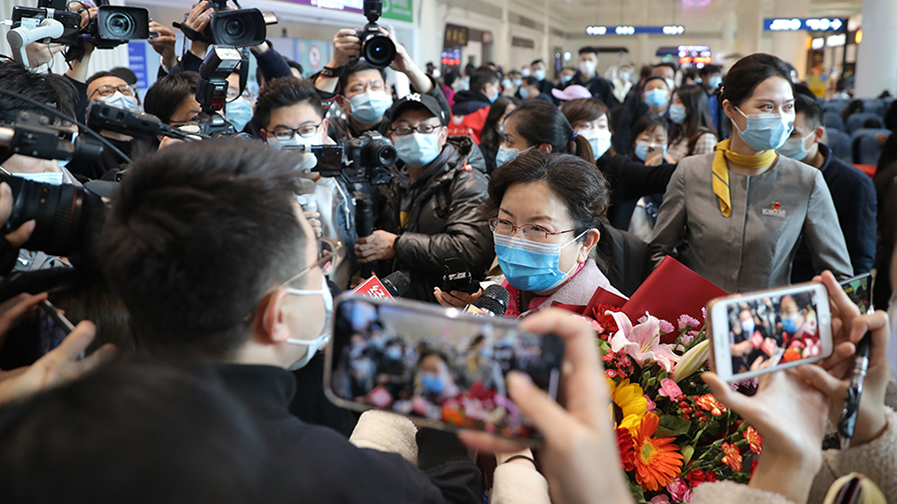 武漢櫻花爛漫，抗疫英雄歸來