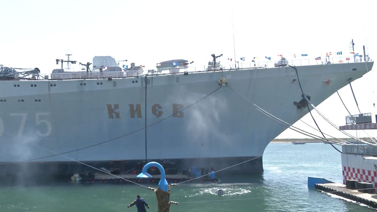 驚險(xiǎn)刺激！打卡國(guó)內(nèi)唯一的航母主題公園，讓到場(chǎng)游客大呼過(guò)癮