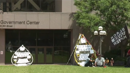 美國：弗洛伊德遭白人警察跪壓致死案&mdash;&mdash;主犯前白人警察肖萬獲刑22年6個月