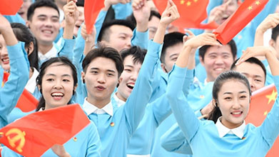 今天，這些歌在天安門(mén)廣場(chǎng)唱響