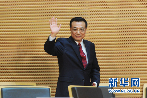 5月5日，中國國務(wù)院總理李克強(qiáng)在位于亞的斯亞貝巴的非洲聯(lián)盟總部發(fā)表題為《開創(chuàng)中非合作更加美好的未來》的演講。 新華社記者 謝環(huán)馳 攝 