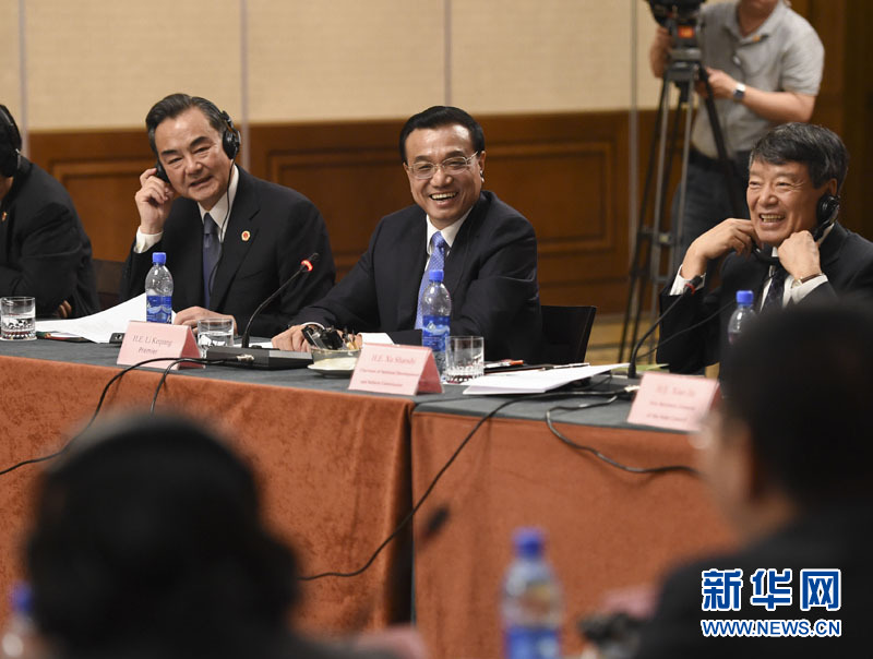  5月6日，國務院總理李克強在埃塞俄比亞首都亞的斯亞貝巴出席中非經(jīng)貿(mào)人文座談會。 新華社記者 李學仁 攝 