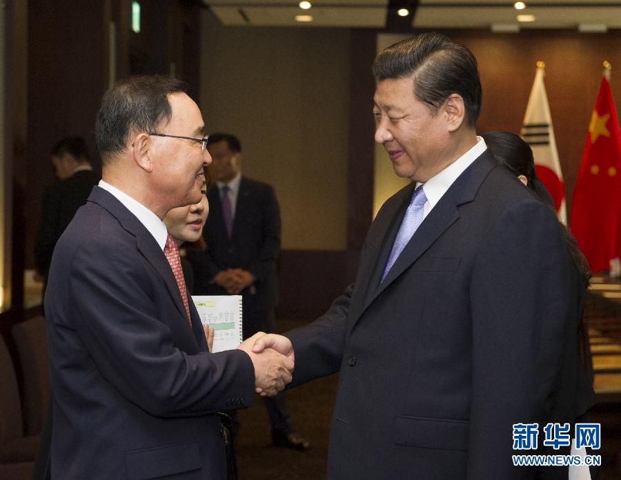 7月4日，國家主席習(xí)近平在首爾會見韓國總理鄭烘原。 新華社記者謝環(huán)馳攝  