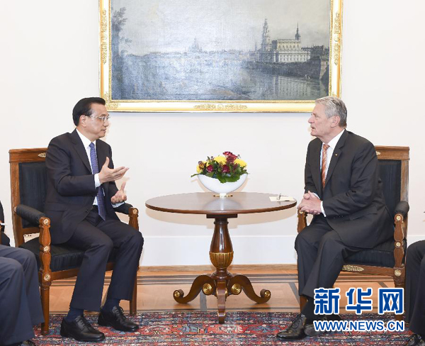 10月10日，國務(wù)院總理李克強在柏林會見德國總統(tǒng)高克。 新華社記者李學(xué)仁 攝