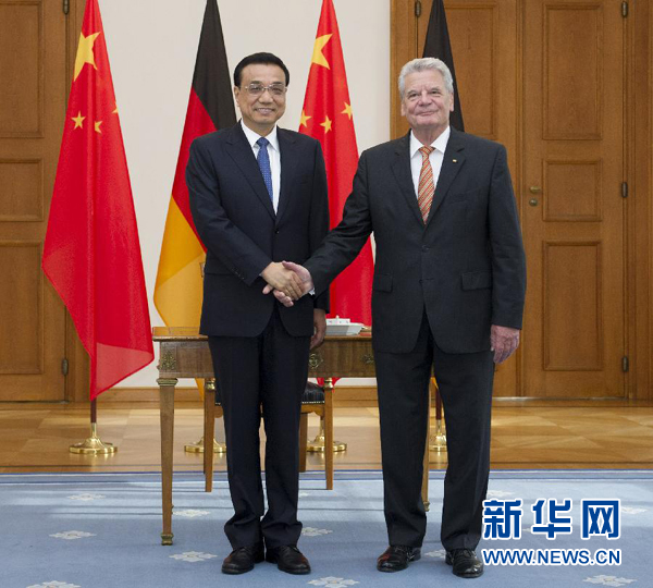 10月10日，國務(wù)院總理李克強在柏林會見德國總統(tǒng)高克。 新華社記者王曄 攝 