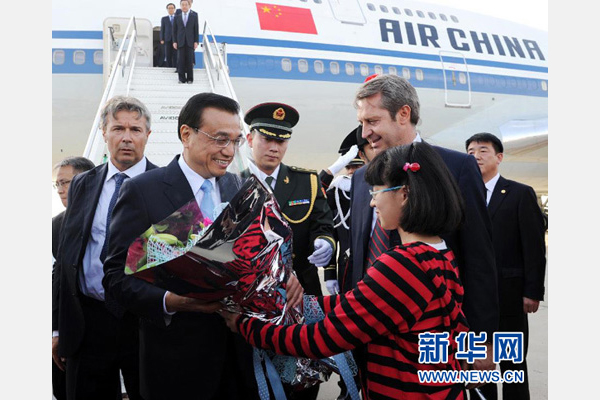 10月14日，國務(wù)院總理李克強(qiáng)乘專機(jī)抵達(dá)羅馬，開始對意大利進(jìn)行正式訪問。新華社記者 饒愛民 攝