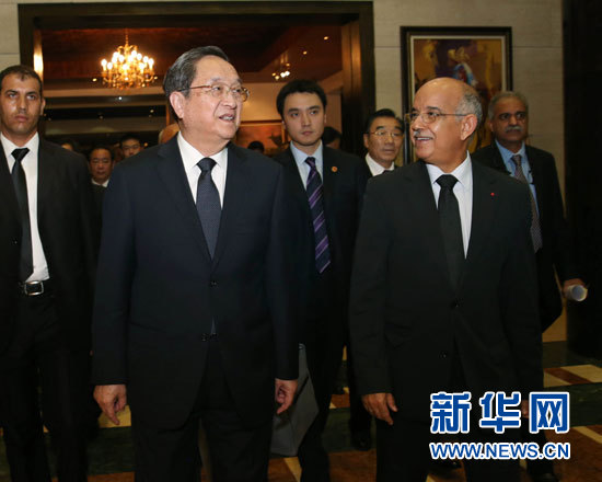 11月3日，全國政協(xié)主席俞正聲在拉巴特與摩洛哥參議長比亞迪拉進行會談。 新華社記者 劉衛(wèi)兵 攝