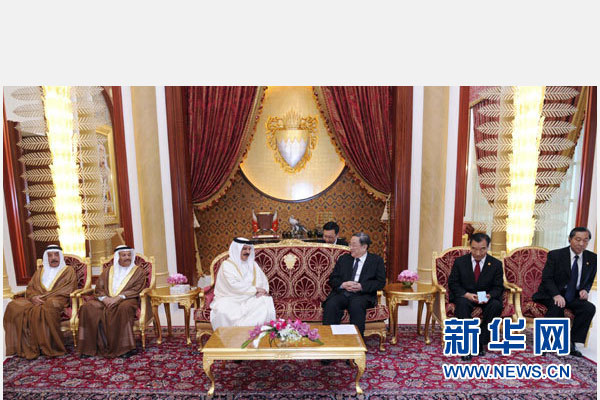 11月6日，正在巴林進行正式友好訪問的全國政協(xié)主席俞正聲在麥納麥會見巴林國王哈馬德。 新華社記者 張鐸 攝