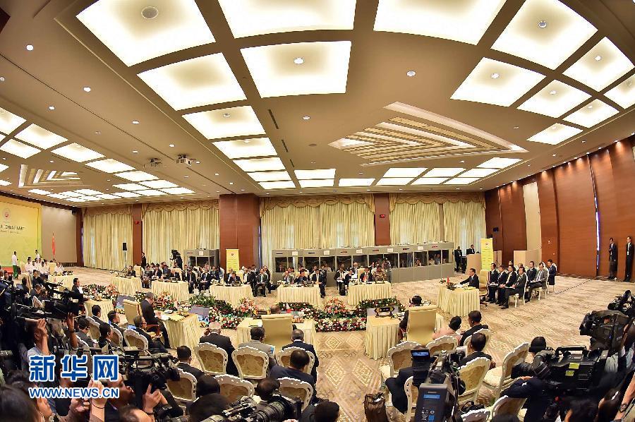 11月13日，中國國務院總理李克強在緬甸內比都出席第17次中國－東盟（10+1）領導人會議。 新華社記者 李濤 攝