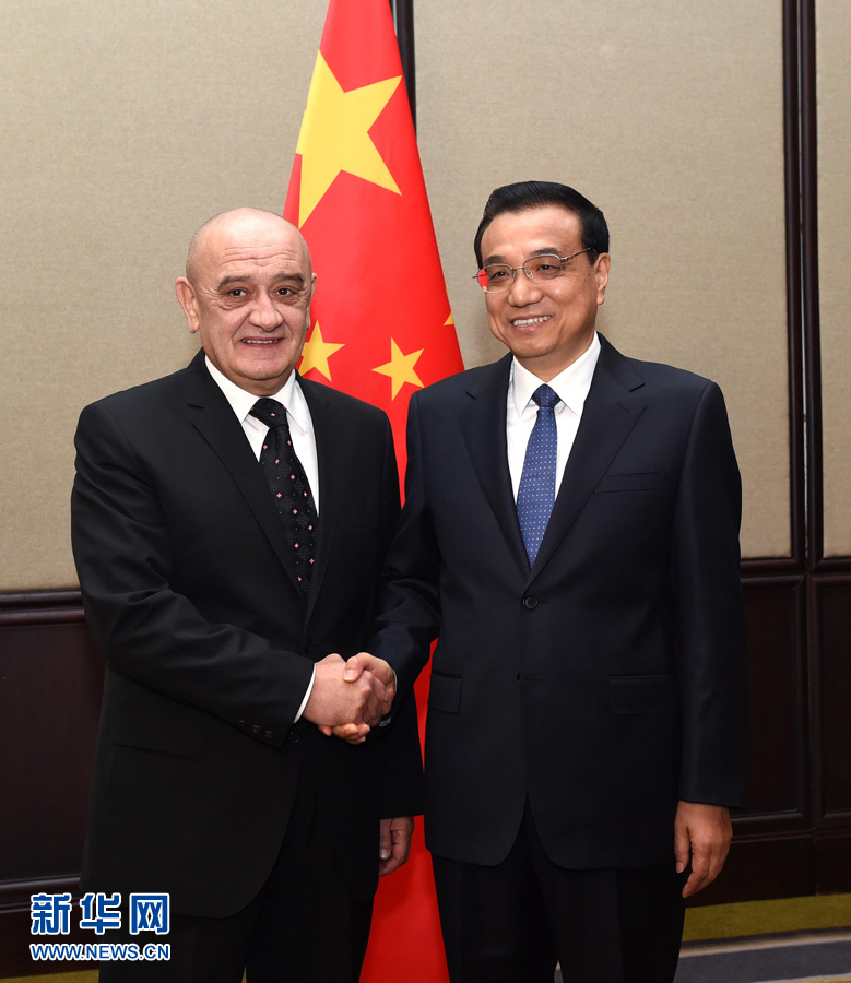 12月16日，中國國務院總理李克強在貝爾格萊德會見波黑部長會議主席貝萬達。 新華社記者 饒愛民 攝 