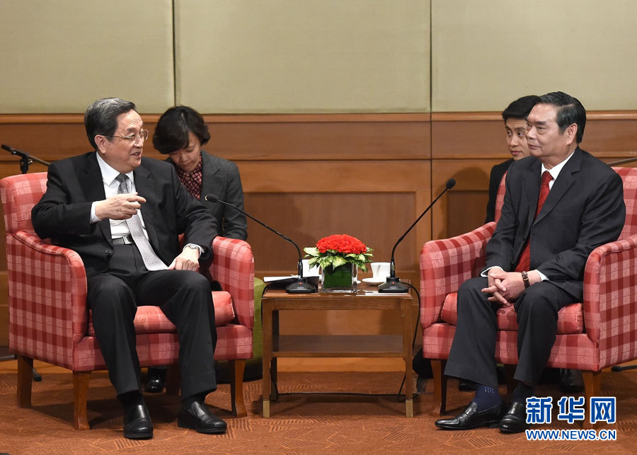 12月25日至27日，中共中央政治局常委、全國政協(xié)主席俞正聲對越南進行正式訪問。這是12月25日，俞正聲在河內(nèi)會見越共中央書記處常務(wù)書記黎鴻英。 新華社記者劉建生攝