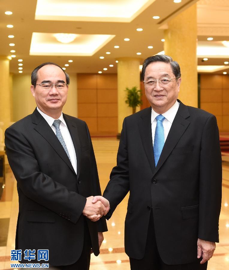 12月25日至27日，中共中央政治局常委、全國政協(xié)主席俞正聲對越南進行正式訪問。這是12月26日，俞正聲在河內(nèi)與越南祖國陣線主席阮善仁舉行會談。 新華社記者劉建生攝