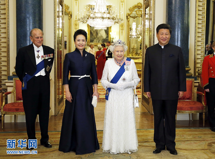 10月20日，國家主席習近平在倫敦白金漢宮出席英國女王伊麗莎白二世舉行的歡迎晚宴。 新華社記者 鞠鵬 攝