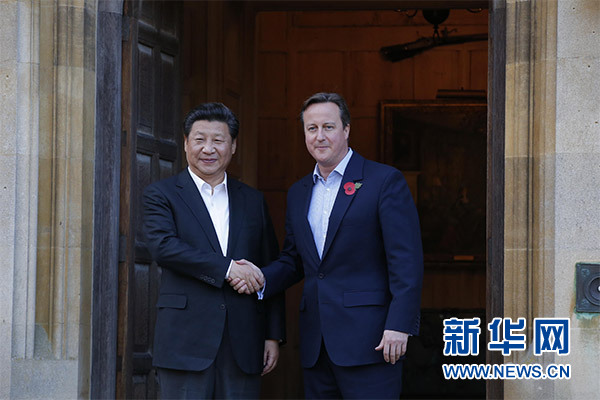 10月22日，國家主席習(xí)近平在契克斯首相鄉(xiāng)間別墅同英國首相卡梅倫再次會晤。新華社記者 鞠鵬 攝