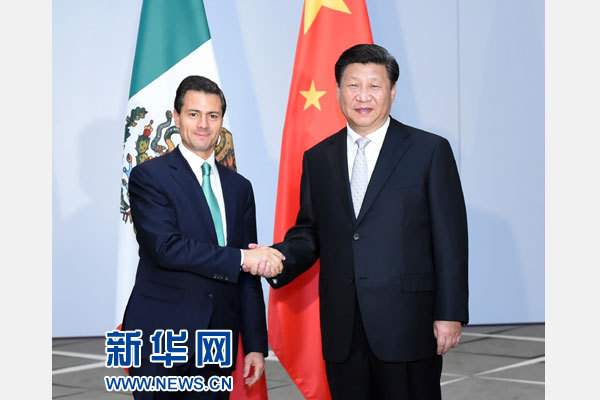 11月16日，國(guó)家主席習(xí)近平在土耳其安塔利亞會(huì)見(jiàn)墨西哥總統(tǒng)培尼亞。 新華社記者張鐸攝