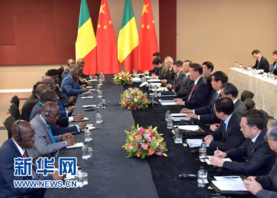 12月3日，國家主席習近平在約翰內斯堡會見馬里總統(tǒng)凱塔。新華社記者 李濤 攝