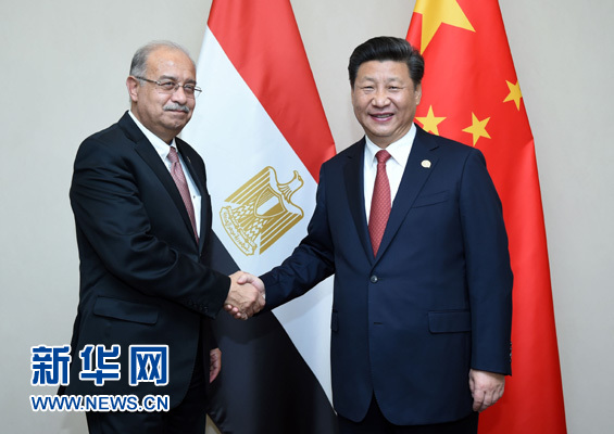 12月4日，國家主席習(xí)近平在約翰內(nèi)斯堡會見埃及總理伊斯梅爾。新華社記者 張鐸 攝 