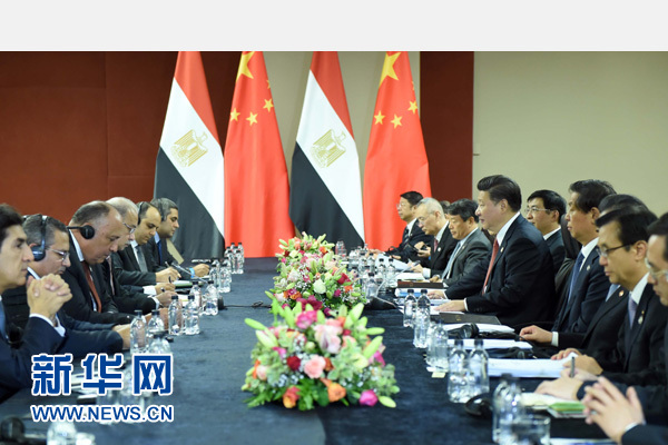 12月4日，國家主席習(xí)近平在約翰內(nèi)斯堡會見埃及總理伊斯梅爾。新華社記者 張鐸 攝 