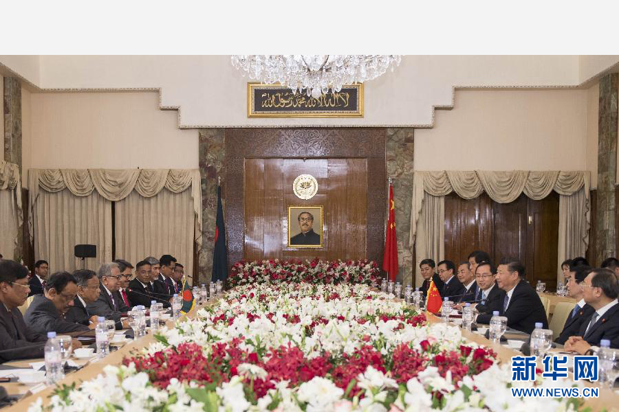 10月14日，國家主席習(xí)近平在達(dá)卡會見孟加拉國總統(tǒng)哈米德。新華社記者謝環(huán)馳攝 