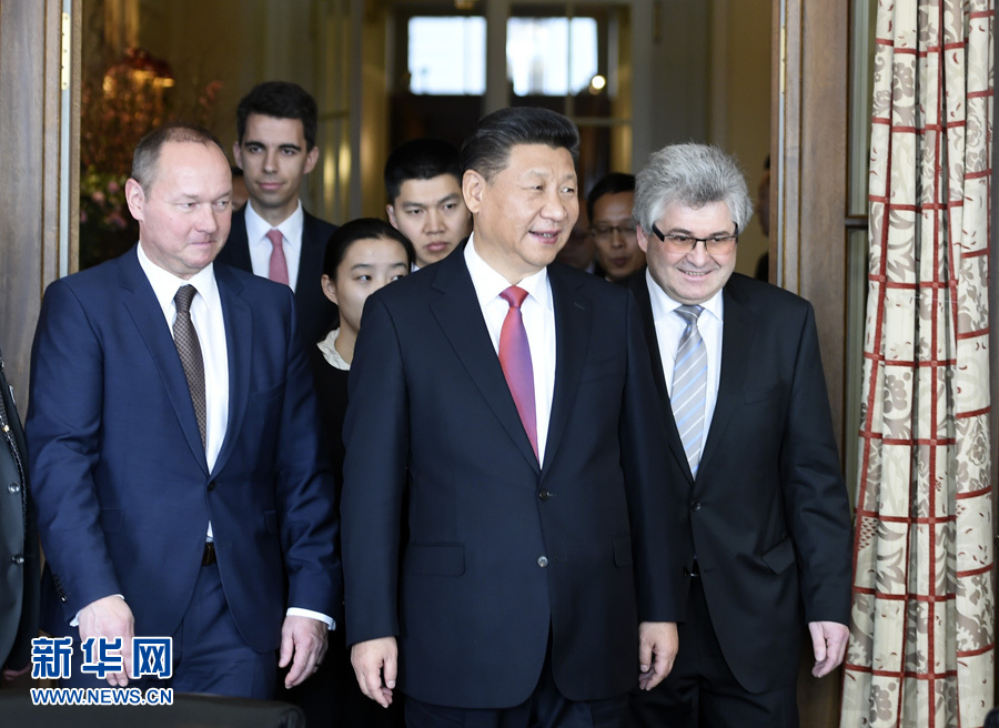 1月16日，國家主席習(xí)近平在伯爾尼會見瑞士聯(lián)邦國民院議長施塔爾和聯(lián)邦院議長比紹夫貝爾格。 新華社記者 謝環(huán)馳 攝