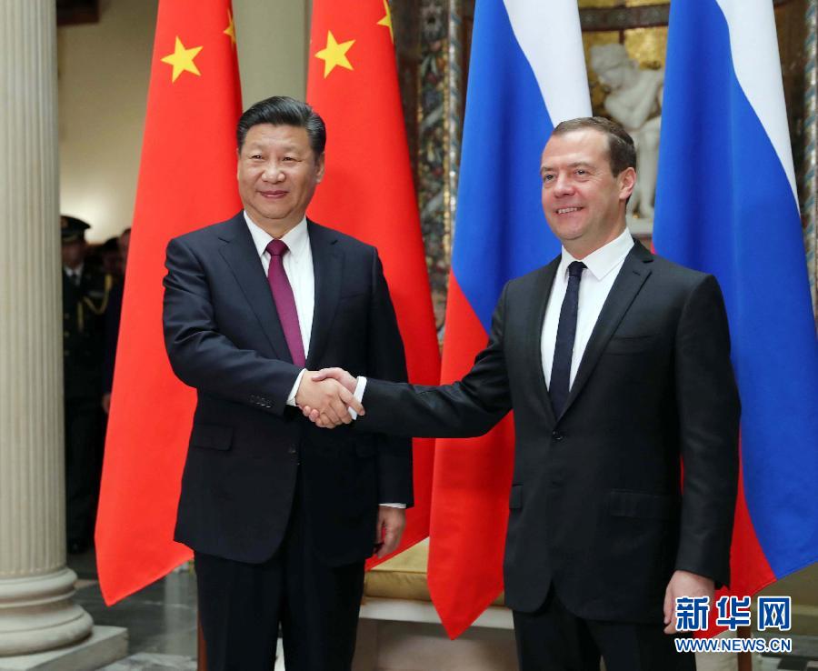 7月4日，國家主席習(xí)近平在莫斯科會見俄羅斯總理梅德韋杰夫。新華社記者 劉衛(wèi)兵 攝