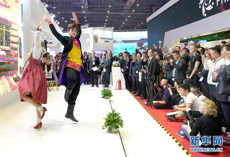 （新華全媒頭條&middot;圖文互動）（13）人間正道 浩蕩前行&mdash;&mdash;習(xí)近平主席出席首屆中國國際進口博覽會紀(jì)實