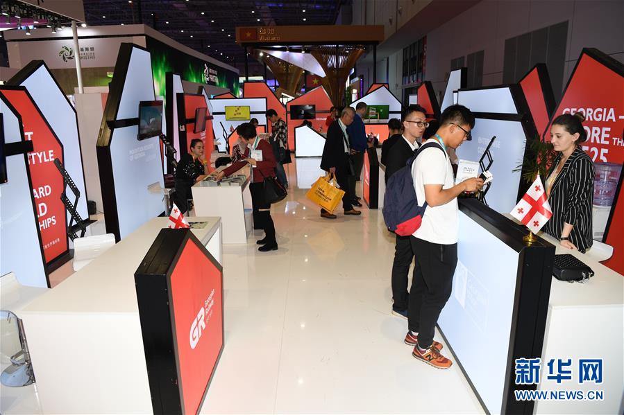 （新華全媒頭條&middot;聚焦進(jìn)口博覽會(huì)&middot;圖文互動(dòng)）（8）匯聚世界經(jīng)濟(jì)前行的浩蕩潮流&mdash;&mdash;從首屆中國國際進(jìn)口博覽會(huì)看全球合作發(fā)展新趨勢(shì)