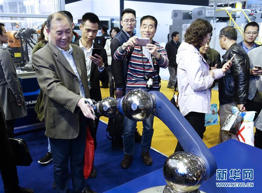 (新華全媒頭條·聚焦進(jìn)口博覽會(huì)·圖文互動(dòng))(6)在開放中匯聚強(qiáng)勁動(dòng)能——從首屆進(jìn)博會(huì)觀察全球創(chuàng)新發(fā)展走向