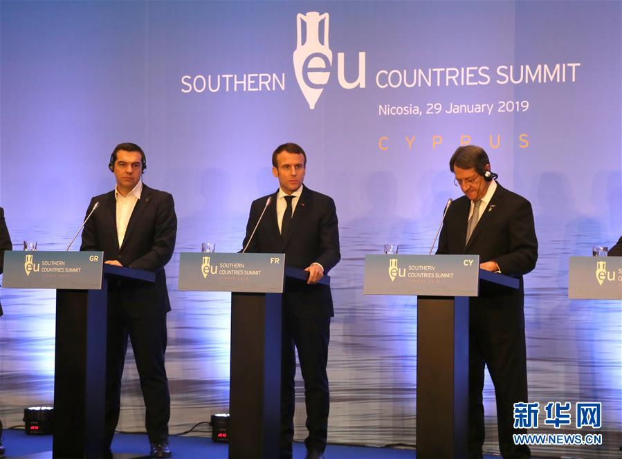 (國(guó)際)(1)法國(guó)總統(tǒng)說(shuō)不可就英國(guó)和歐盟之間達(dá)成的協(xié)議重新談判