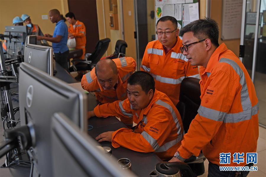 （國(guó)際&middot;圖文互動(dòng)）（2）通訊：春節(jié)：在異國(guó)他鄉(xiāng)堅(jiān)守崗位&mdash;&mdash;探訪(fǎng)南非中企施工現(xiàn)場(chǎng)