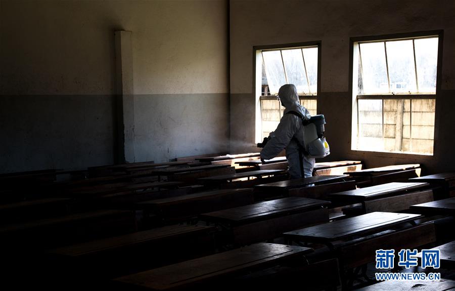 （國(guó)際&middot;圖文互動(dòng)）（3）與時(shí)間賽跑&mdash;&mdash;中國(guó)救援隊(duì)成為莫桑比克災(zāi)后防疫重要力量