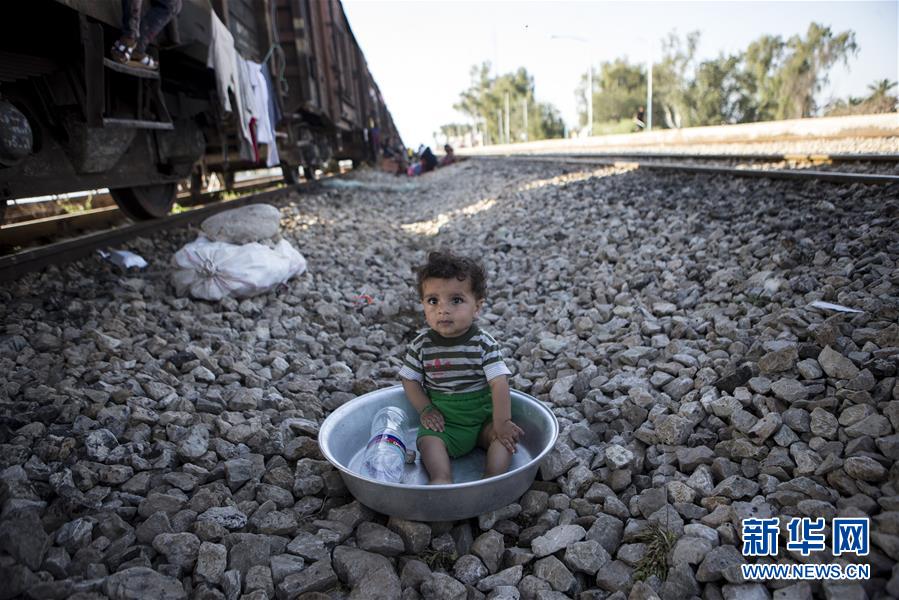 （國(guó)際）（1）鐵軌上的&ldquo;家&rdquo;