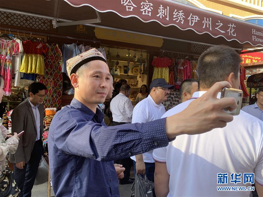 （圖文互動）（4）多國駐華使節(jié)參訪新疆：中國反恐、去極端化經(jīng)驗值得學(xué)習(xí)借鑒