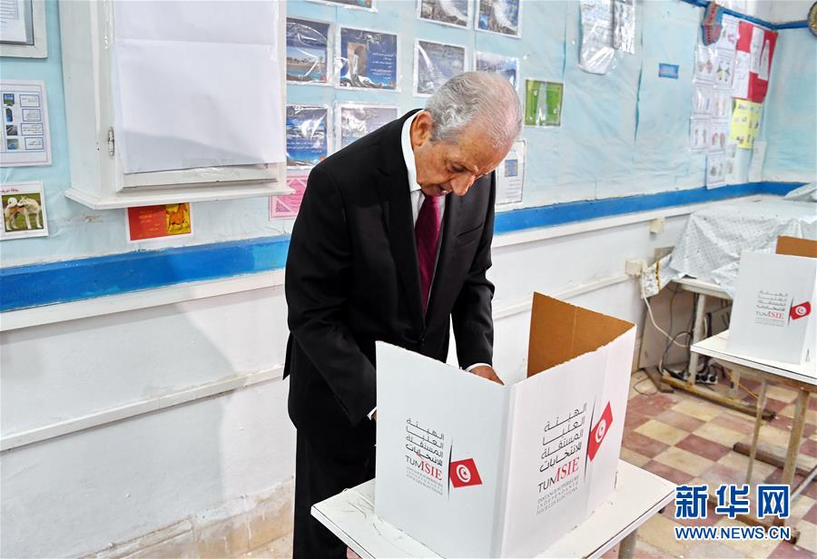(國際)(6)突尼斯總統(tǒng)選舉投票開始