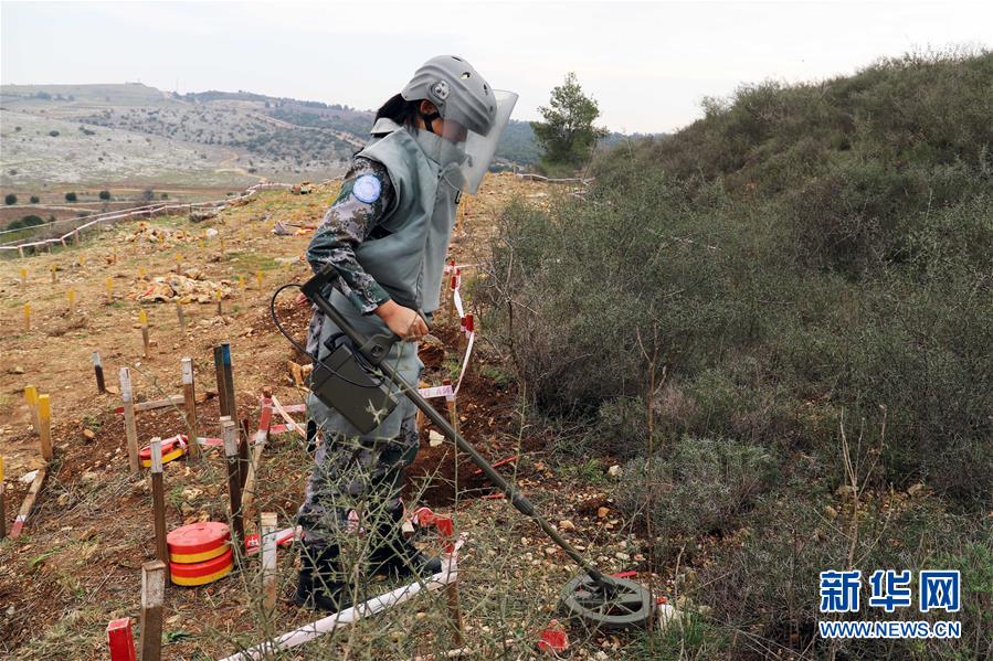 （國際&middot;圖文互動）（2）通訊：&ldquo;中國軍人掃雷一如既往專業(yè)和敬業(yè)！&rdquo;&mdash;&mdash;記中國赴黎維和部隊完成&ldquo;藍線&rdquo;3個雷場清排任務(wù)