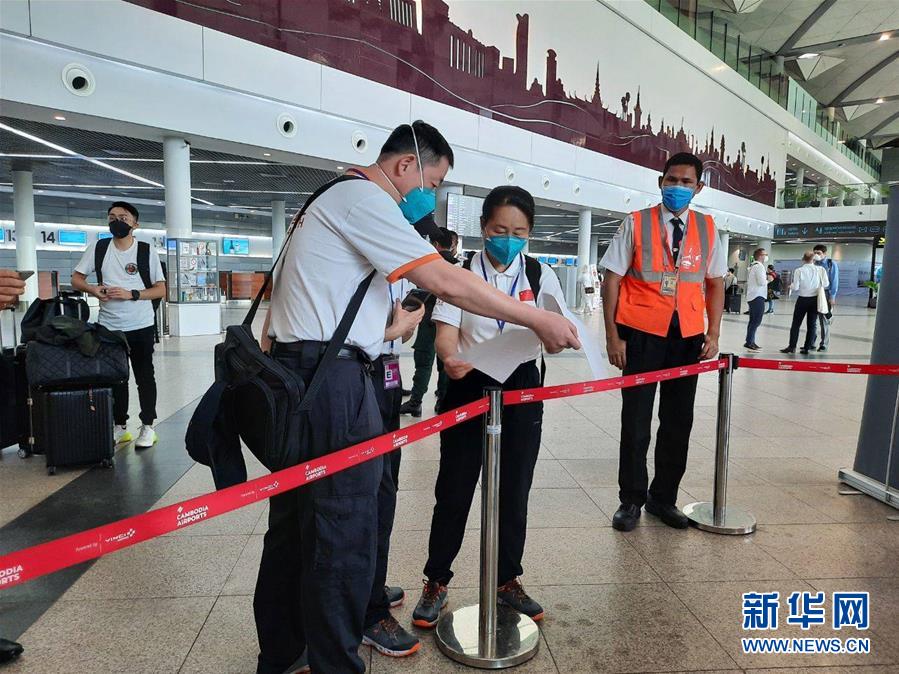 （國際疫情&middot;圖文互動）（1）&ldquo;工作忙碌又細(xì)致，經(jīng)驗豐富又專業(yè)&rdquo;&mdash;&mdash;一名柬埔寨青年眼中的中國援柬抗疫醫(yī)療專家組