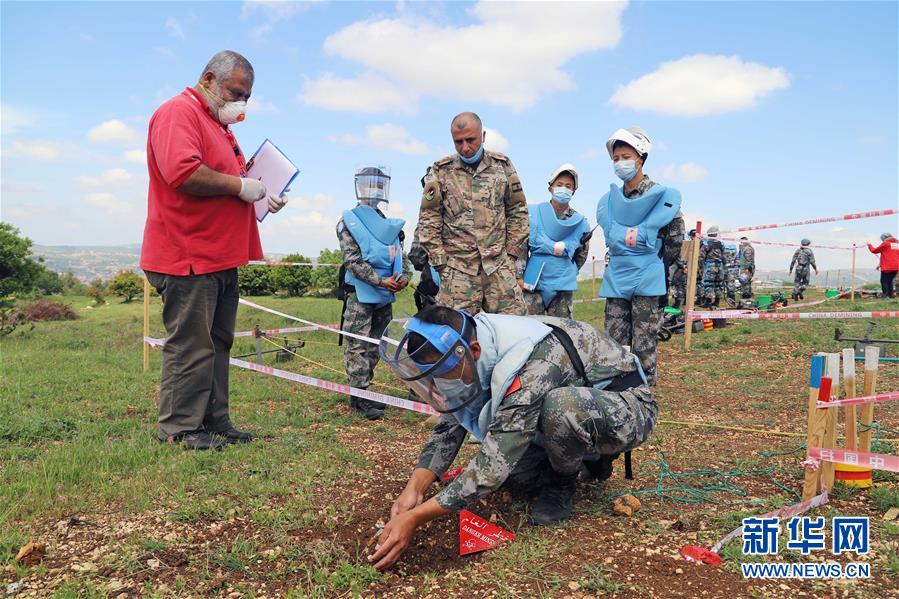 (XHDW·圖文互動)(2)中國赴黎維和官兵獲聯(lián)合國人道主義掃雷資質(zhì)