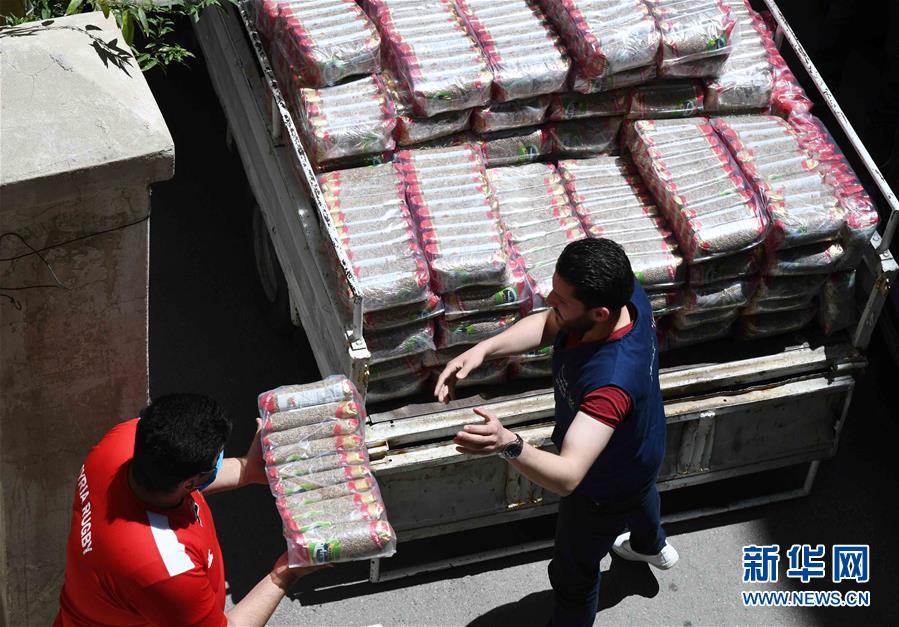 （國(guó)際疫情&middot;圖文互動(dòng)）（1）通訊：疫情中，那抹笑容最難忘&mdash;&mdash;記向困難家庭發(fā)放愛(ài)心包裹的敘利亞青年志愿者